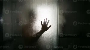 Wie bekommt man Schimmel am Fenstergummi weg? So lassen sich dunkle Schimmelflecken sicher und gründlich entfernen